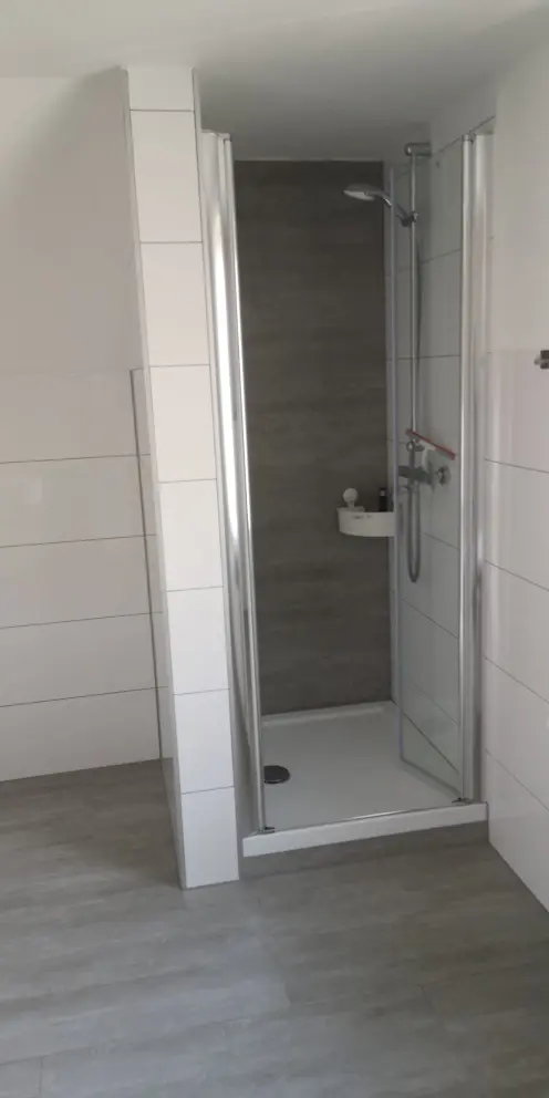 5-Personen-Unterkunft mit Balkon & Zimmerbad - foto de propiedad 5