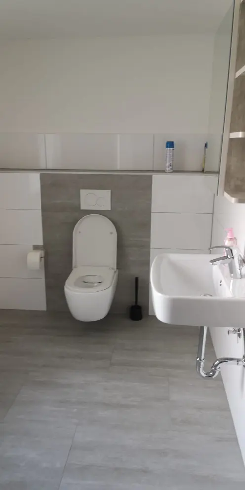 5-Personen-Unterkunft mit Balkon & Zimmerbad - foto de propiedad 6