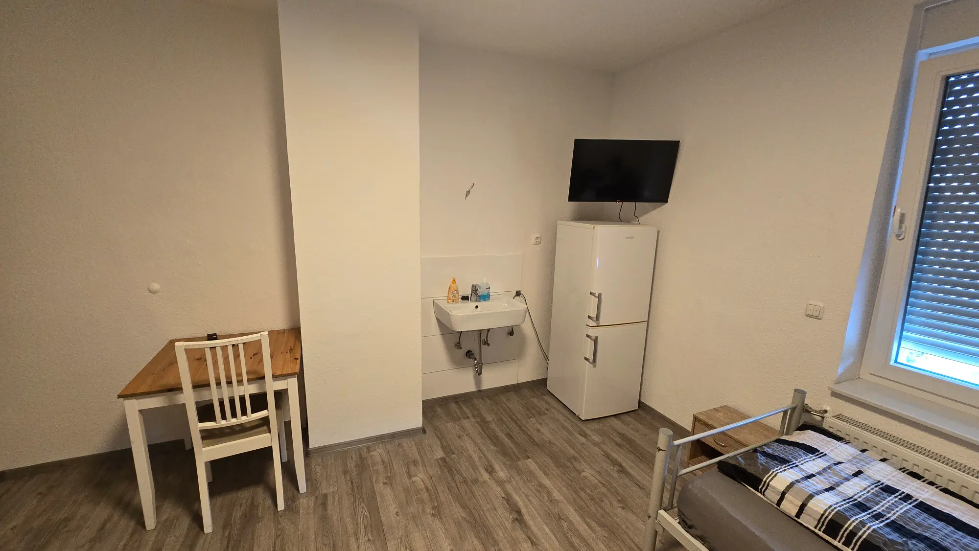 3-Personen-Unterkunft mit Balkon & Smartlock - foto de propiedad 5