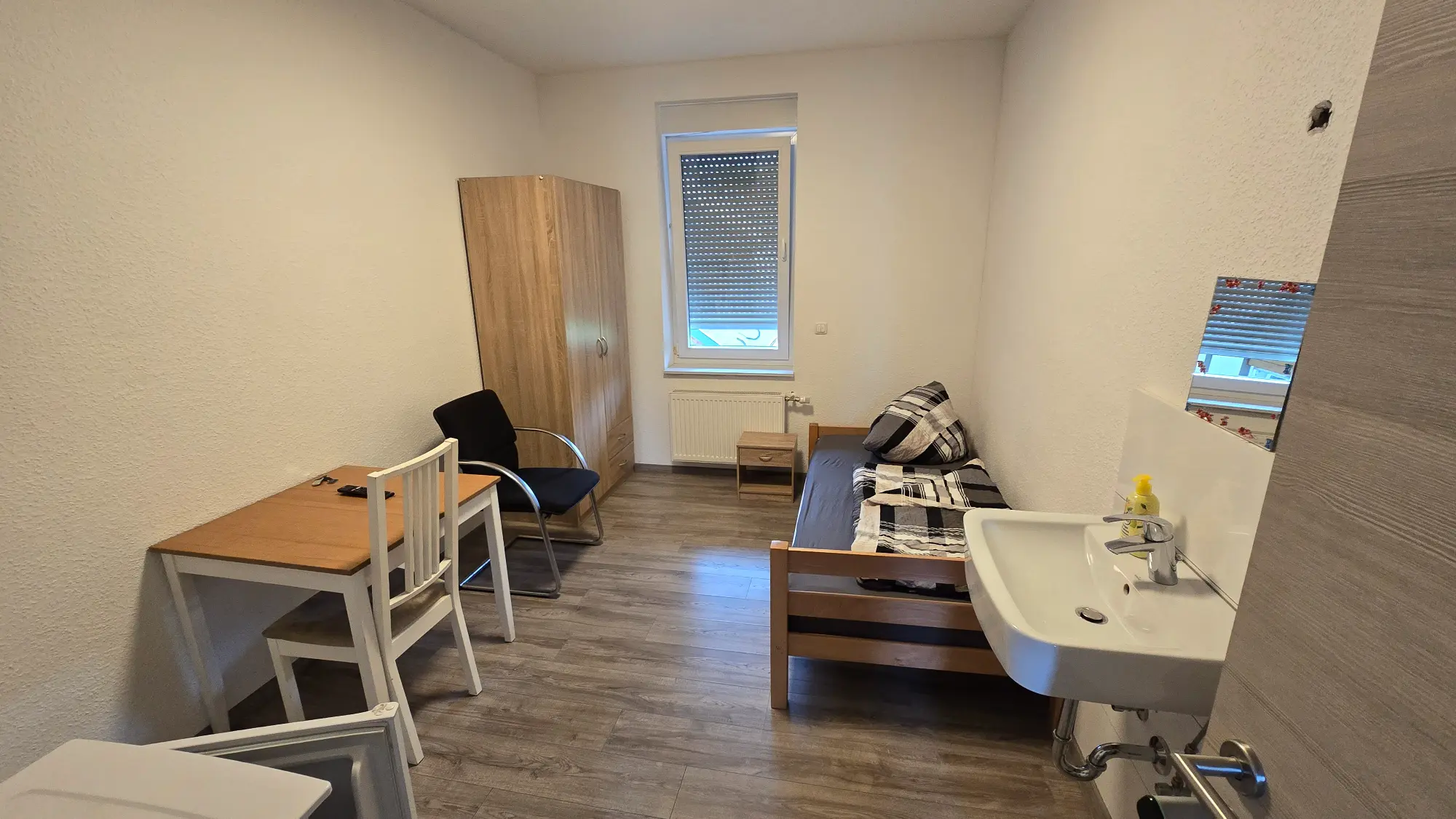 3-Personen-Unterkunft mit Balkon & Smartlock - foto de propiedad 3