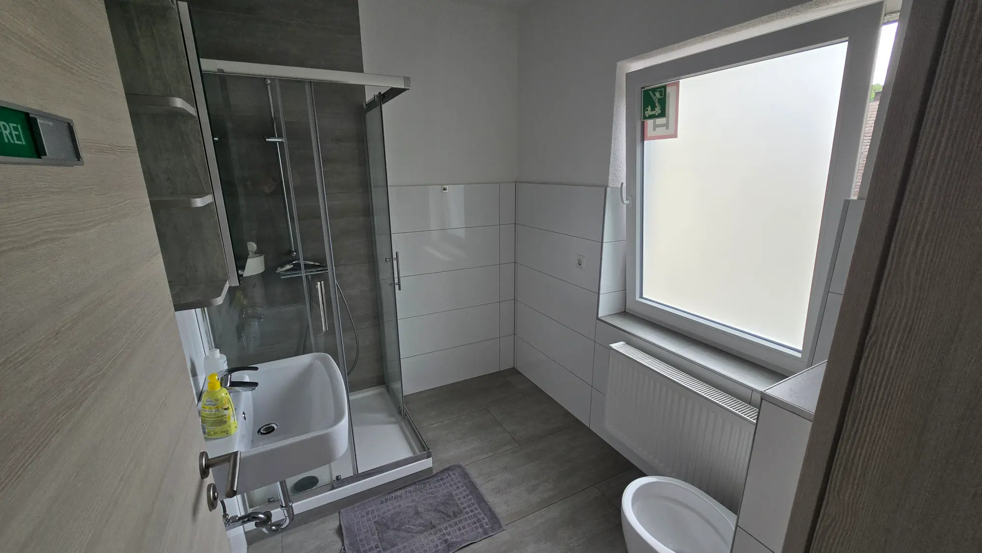 3-Personen-Unterkunft mit Balkon & Smartlock - foto de propiedad 7