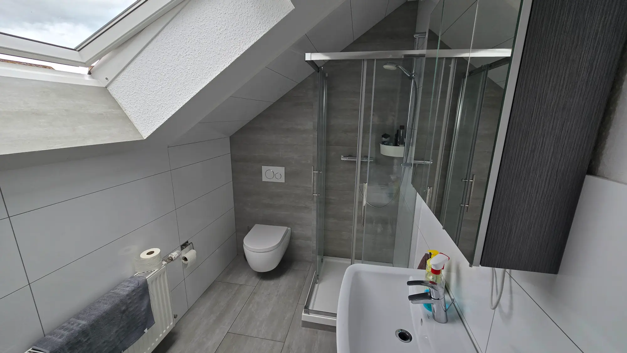 6-Personen-Unterkunft mit Balkon & Smartlock - property photo 5