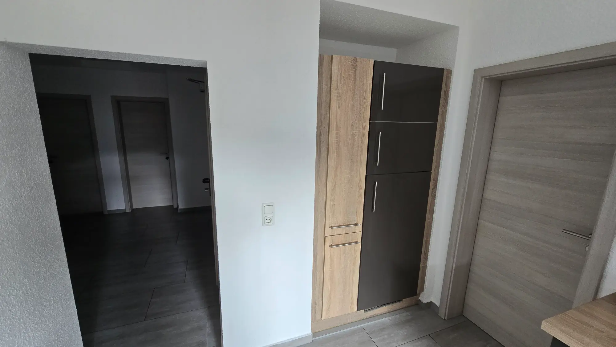 6-Personen-Unterkunft mit Balkon & Smartlock - property photo 3