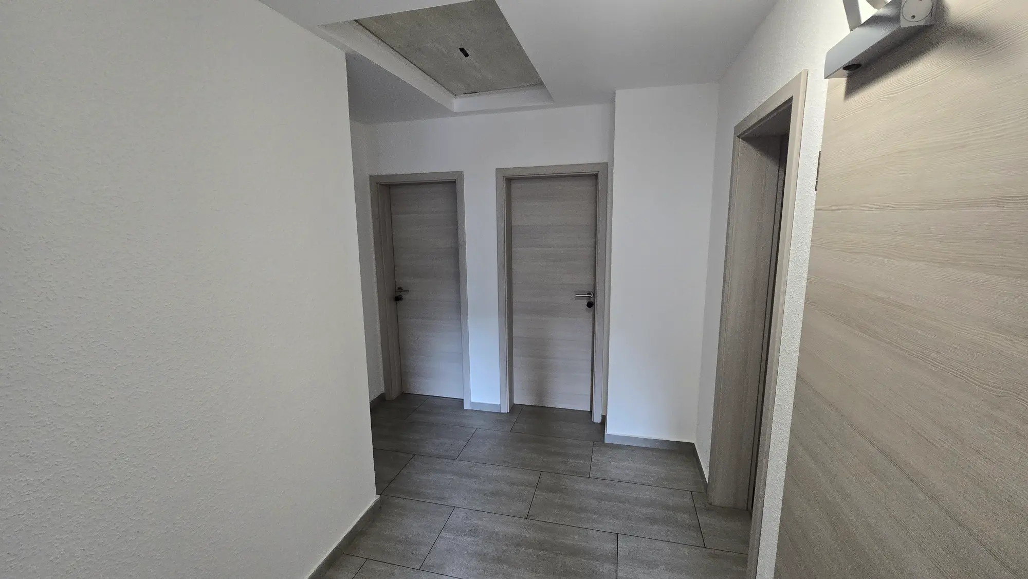 6-Personen-Unterkunft mit Balkon & Smartlock - property photo 4