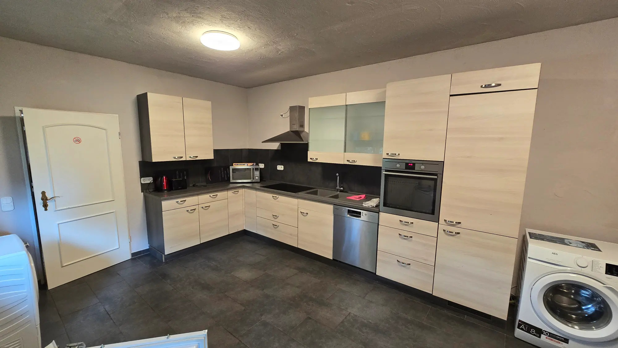 Großzügige Villa für 10 Pers. mit Terrasse & Hof - ingatlan fénykép 1